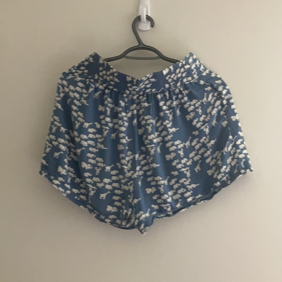 Hide & Seek Giraffe and Elephant Shorts - Picture 2 of 4
